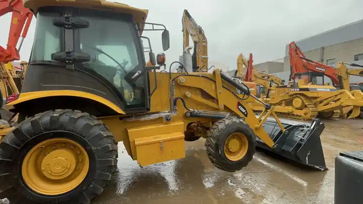Used caterpillar backhoe loader CAT 420F2 in good condition for sale - حفار متعدد الاستخدام: صور 2 Used caterpillar backhoe loader CAT 420F2 in good condition for sale - حفار متعدد الاستخدام: صور 2