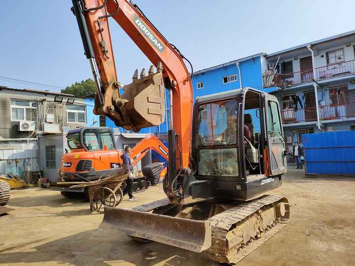 Used excavator doosan dx60 excavators machinery doosan dx60 dx80 dx75 dx225 dh60 dh60-7 excavator - حفارات زحافة: صور 2 Used excavator doosan dx60 excavators machinery doosan dx60 dx80 dx75 dx225 dh60 dh60-7 excavator - حفارات زحافة: صور 2