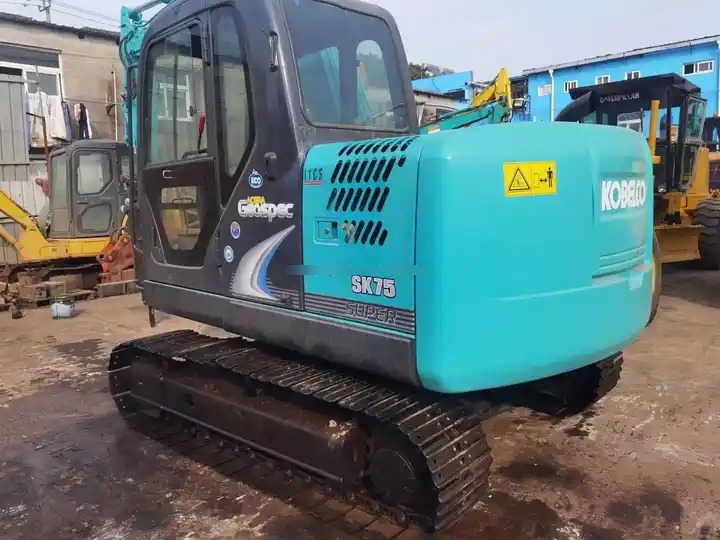 Used excavator kobelco sk75-8, second hand 7tons good Quality Kobelco sk75 excavator Sk75-8 Japan SK75-8 crawler excavat - حفارة مصغرة: صور 2 Used excavator kobelco sk75-8, second hand 7tons good Quality Kobelco sk75 excavator Sk75-8 Japan SK75-8 crawler excavat - حفارة مصغرة: صور 2