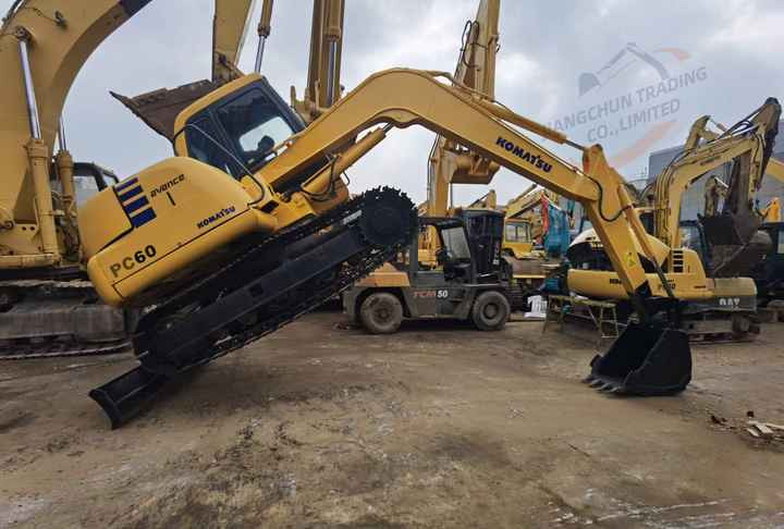 Used komatsu Pc60-7 Crawler Excavator 6 Ton Excavator In Shanghai China For Sale PC 60 60-7 PC60 PC78 excavator - حفارات زحافة: صور 2 Used komatsu Pc60-7 Crawler Excavator 6 Ton Excavator In Shanghai China For Sale PC 60 60-7 PC60 PC78 excavator - حفارات زحافة: صور 2