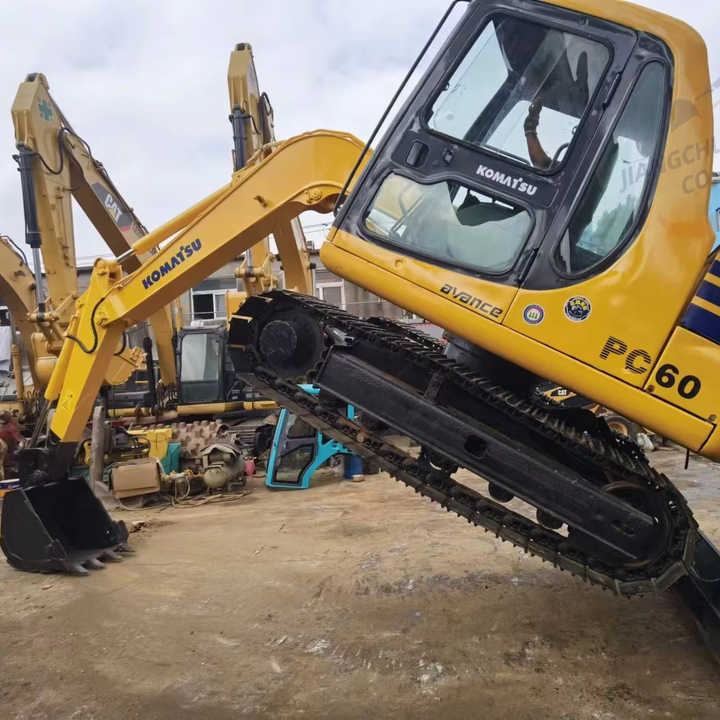 Used komatsu Pc60-7 Crawler Excavator 6 Ton Excavator In Shanghai China For Sale PC 60 60-7 PC60 PC78 excavator - حفارات زحافة: صور 1 Used komatsu Pc60-7 Crawler Excavator 6 Ton Excavator In Shanghai China For Sale PC 60 60-7 PC60 PC78 excavator - حفارات زحافة: صور 1