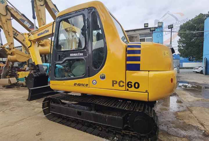 Used komatsu Pc60-7 Crawler Excavator 6 Ton Excavator In Shanghai China For Sale PC 60 60-7 PC60 PC78 excavator - حفارات زحافة: صور 3 Used komatsu Pc60-7 Crawler Excavator 6 Ton Excavator In Shanghai China For Sale PC 60 60-7 PC60 PC78 excavator - حفارات زحافة: صور 3