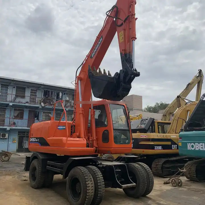 Wheel digging excavator Used DOOSAN150W DH150W DH150W-7 / second-hand KOREA engine DOOSAN DH 150 150W-7 DOOSAN150 - حفارات زحافة: صور 1 Wheel digging excavator Used DOOSAN150W DH150W DH150W-7 / second-hand KOREA engine DOOSAN DH 150 150W-7 DOOSAN150 - حفارات زحافة: صور 1