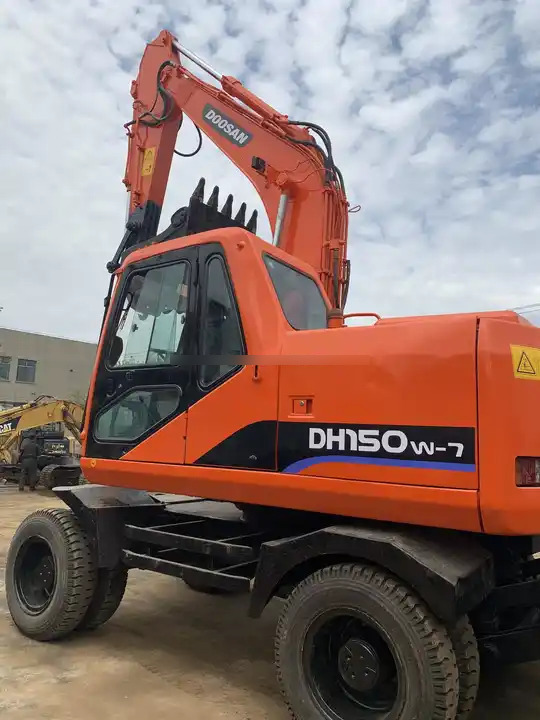 Wheel digging excavator Used DOOSAN150W DH150W DH150W-7 / second-hand KOREA engine DOOSAN DH 150 150W-7 DOOSAN150 - حفارات زحافة: صور 4 Wheel digging excavator Used DOOSAN150W DH150W DH150W-7 / second-hand KOREA engine DOOSAN DH 150 150W-7 DOOSAN150 - حفارات زحافة: صور 4