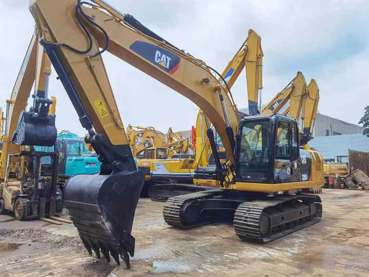 Heavy Excavator CAT 320d Original US Used CAT 320d Excavator 20 TonsExcavator CAT320C 320D 320d2 on sale - حفارات زحافة: صور 2 Heavy Excavator CAT 320d Original US Used CAT 320d Excavator 20 TonsExcavator CAT320C 320D 320d2 on sale - حفارات زحافة: صور 2