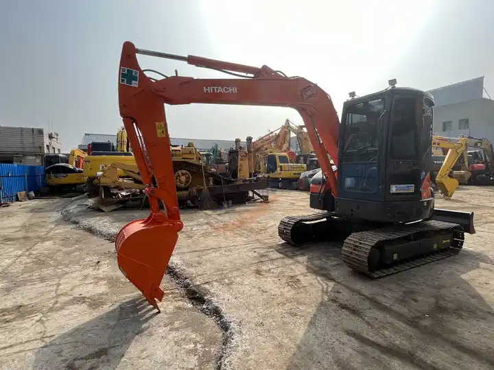 Used Excavator Hitachi Zaxis55ur good quality made in japan Hitachi ZX55ur crawler excavator - حفارات زحافة: صور 2 Used Excavator Hitachi Zaxis55ur good quality made in japan Hitachi ZX55ur crawler excavator - حفارات زحافة: صور 2