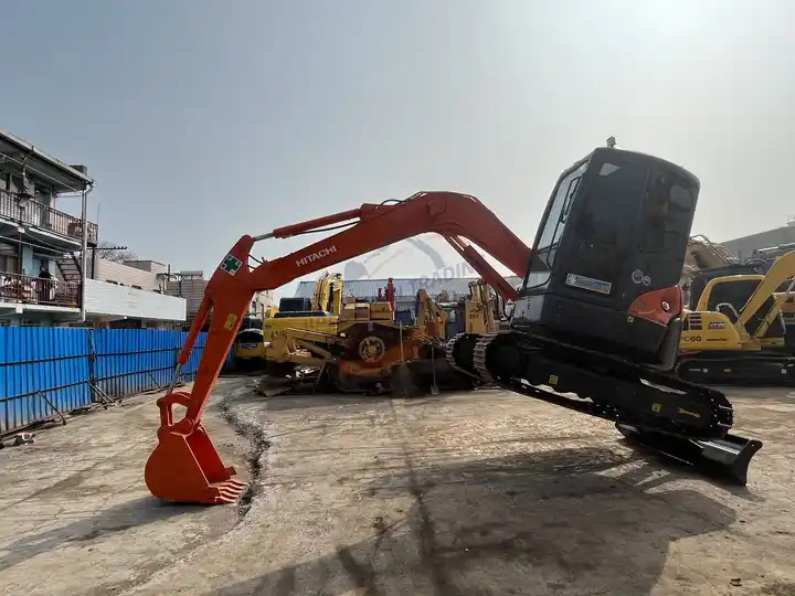 Used Excavator Hitachi Zaxis55ur good quality made in japan Hitachi ZX55ur crawler excavator - حفارات زحافة: صور 4 Used Excavator Hitachi Zaxis55ur good quality made in japan Hitachi ZX55ur crawler excavator - حفارات زحافة: صور 4