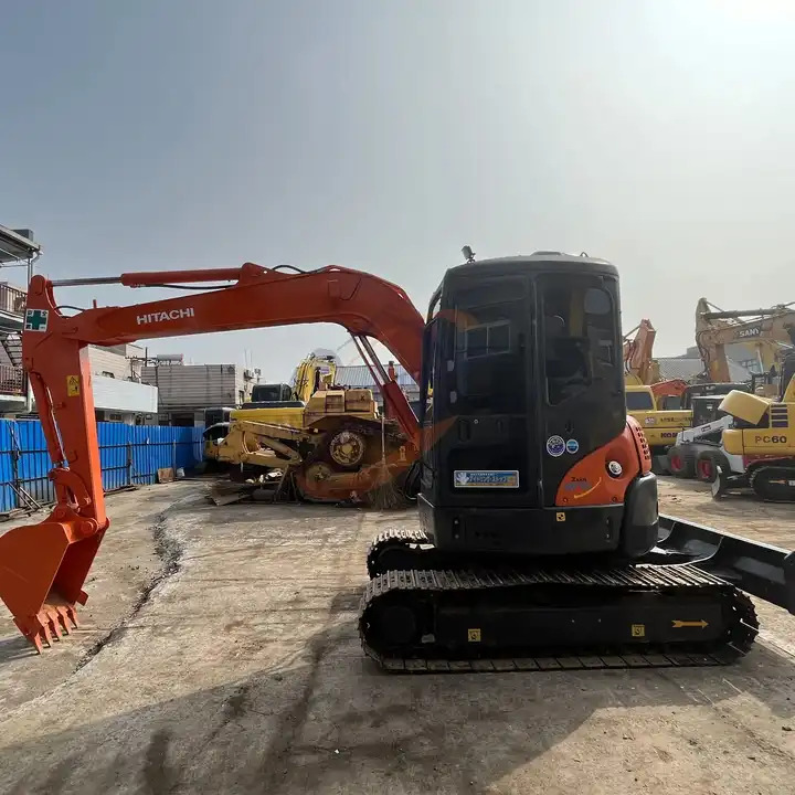 Used Excavator Hitachi Zaxis55ur good quality made in japan Hitachi ZX55ur crawler excavator - حفارات زحافة: صور 1 Used Excavator Hitachi Zaxis55ur good quality made in japan Hitachi ZX55ur crawler excavator - حفارات زحافة: صور 1