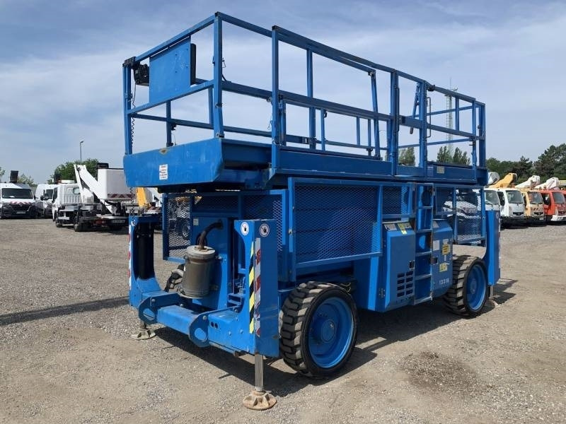 رافعات مقصية Genie GS4390 - 15,11m, diesel, 4x4: صور 6