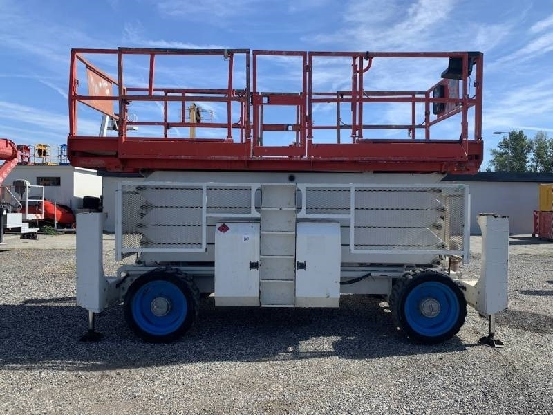 Genie GS5390 - 18m - 4x4 - Diesel - رافعات مقصية: صور 5 Genie GS5390 - 18m - 4x4 - Diesel - رافعات مقصية: صور 5