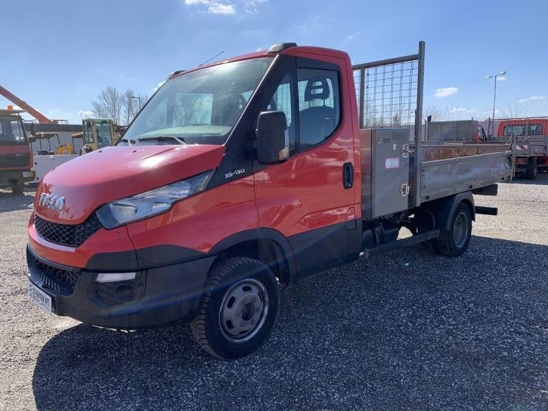 Iveco 35C13 - Tipper - قلابات: صور 4 Iveco 35C13 - Tipper - قلابات: صور 4
