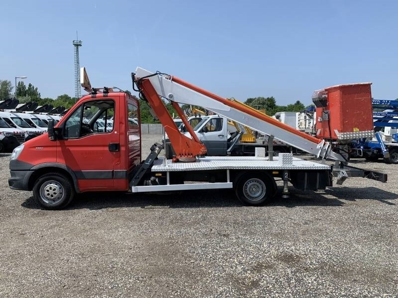 Iveco Daily Multitel 160 ALU DS - 16m - مصاعد الازدهار محمولة على شاحنة: صور 5 Iveco Daily Multitel 160 ALU DS - 16m - مصاعد الازدهار محمولة على شاحنة: صور 5