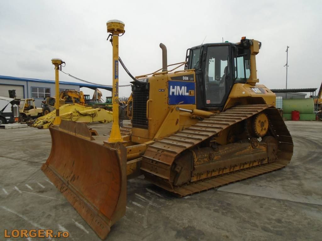 CAT D6N LGP - بلدوزر: صور 1 CAT D6N LGP - بلدوزر: صور 1