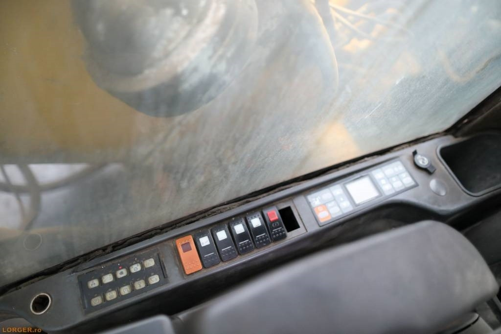حفارة النقل والشحن CAT M 322 D: صور 13