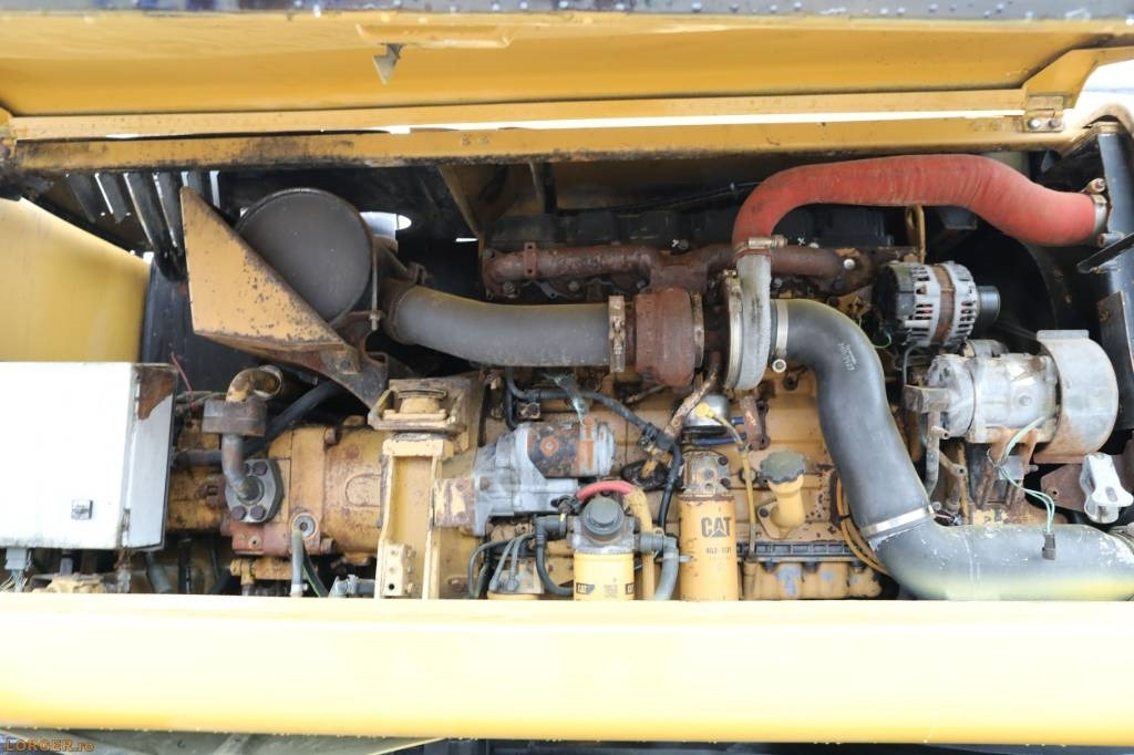 حفارة النقل والشحن CAT M 322 D: صور 8