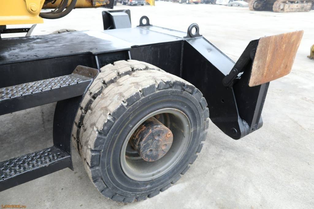 حفارة النقل والشحن CAT M 322 D: صور 21