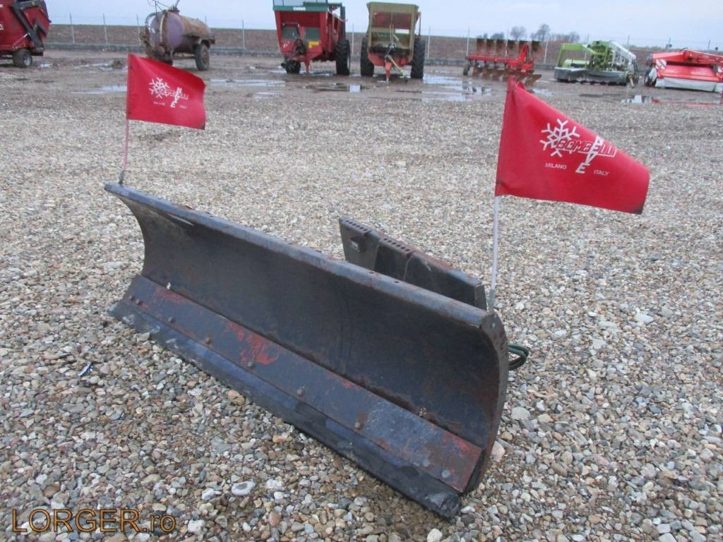 Ingersoll Rand 84 Snowblade - شفرة الجرافة: صور 2 Ingersoll Rand 84 Snowblade - شفرة الجرافة: صور 2