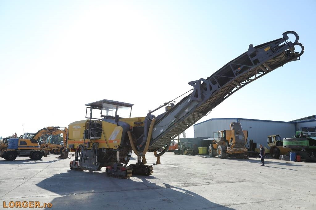 Wirtgen W 210 - ماكينات لصقل الأسفلت: صور 4 Wirtgen W 210 - ماكينات لصقل الأسفلت: صور 4