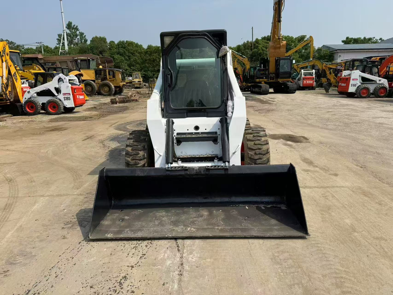 BOBCAT - شيول صغير: صور 2 BOBCAT - شيول صغير: صور 2