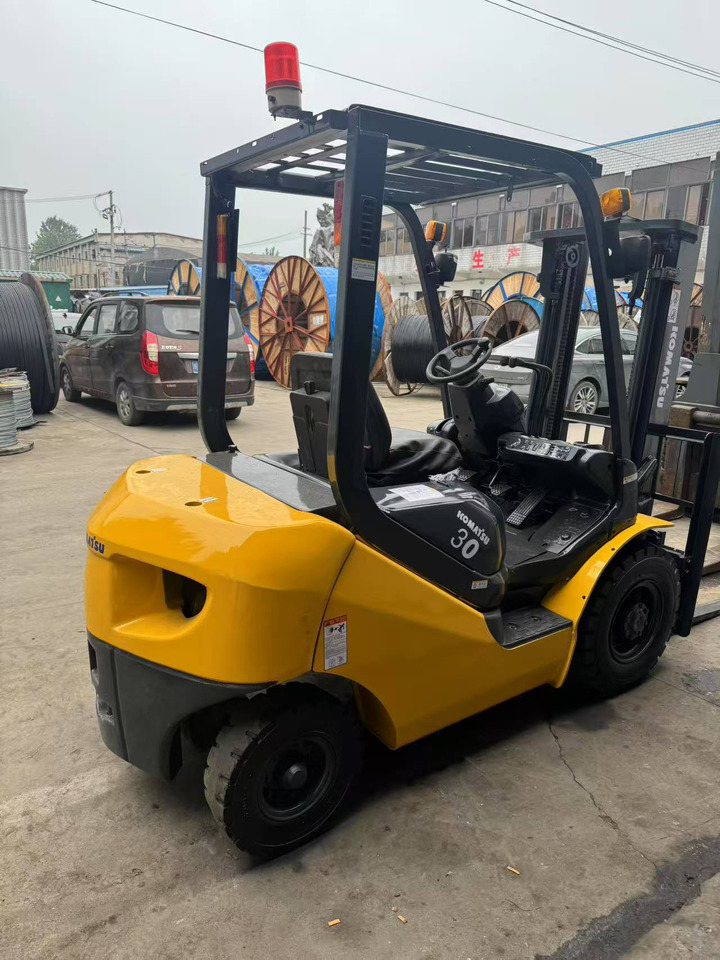 KOMATSU FD30 - رافعة شوكية: صور 4 KOMATSU FD30 - رافعة شوكية: صور 4