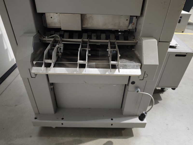 Horizon VAC-100 c | collator | 10 stations | 2005 | 1.17 mio - آلات الطباعة: صور 2 Horizon VAC-100 c | collator | 10 stations | 2005 | 1.17 mio - آلات الطباعة: صور 2