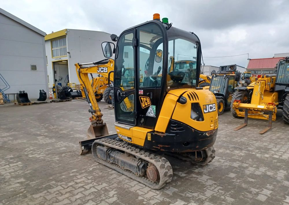 JCB 8026 - حفارة مصغرة: صور 4 JCB 8026 - حفارة مصغرة: صور 4