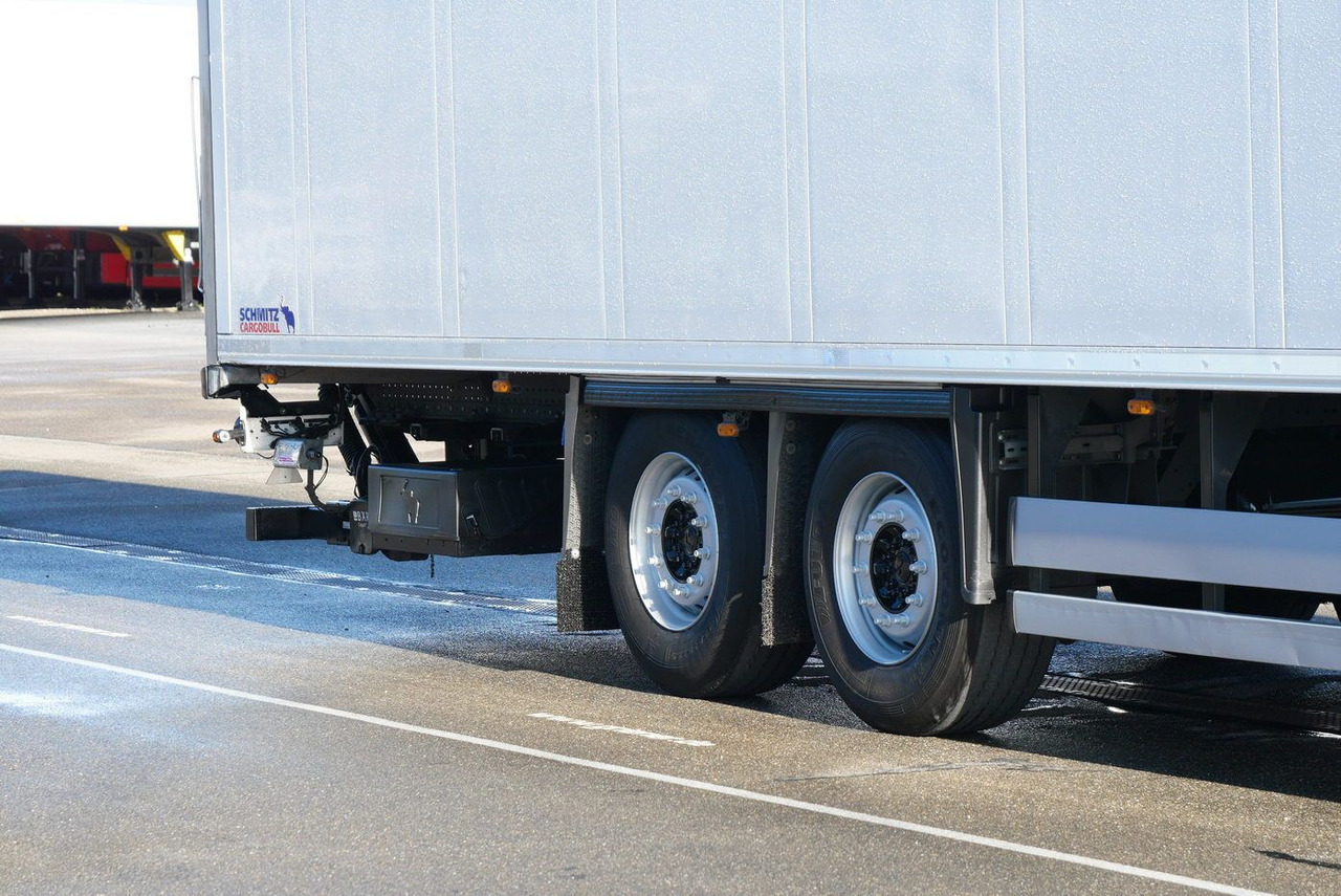 Schmitz Cargobull SKO 18 /LBW BÄR 2500 kg / CARRIER 1550 / ROLLTOR - بصندوق مغلق نصف مقطورة: صور 5 Schmitz Cargobull SKO 18 /LBW BÄR 2500 kg / CARRIER 1550 / ROLLTOR - بصندوق مغلق نصف مقطورة: صور 5