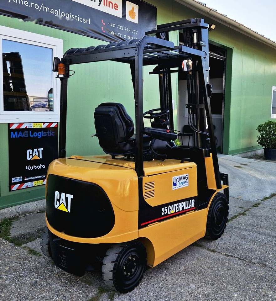 Caterpillar EP25 - شاحنة مناولة: صور 3 Caterpillar EP25 - شاحنة مناولة: صور 3