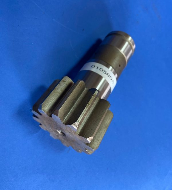 Wałek obrotu 010580A Kubota KX019-4 - محرك سوينغ - آلات البناء: صور 1 Wałek obrotu 010580A Kubota KX019-4 - محرك سوينغ - آلات البناء: صور 1