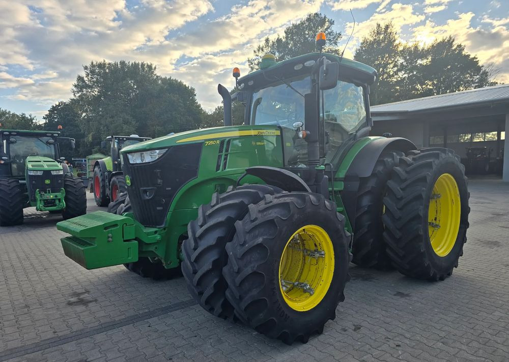 John Deere 7250R - جرار: صور 2 John Deere 7250R - جرار: صور 2