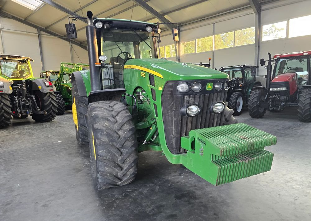 John Deere 8230 - جرار: صور 2 John Deere 8230 - جرار: صور 2