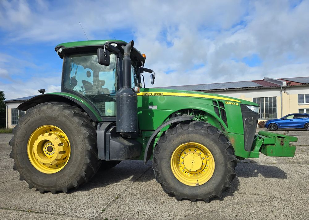 John Deere 8260R - جرار: صور 4 John Deere 8260R - جرار: صور 4
