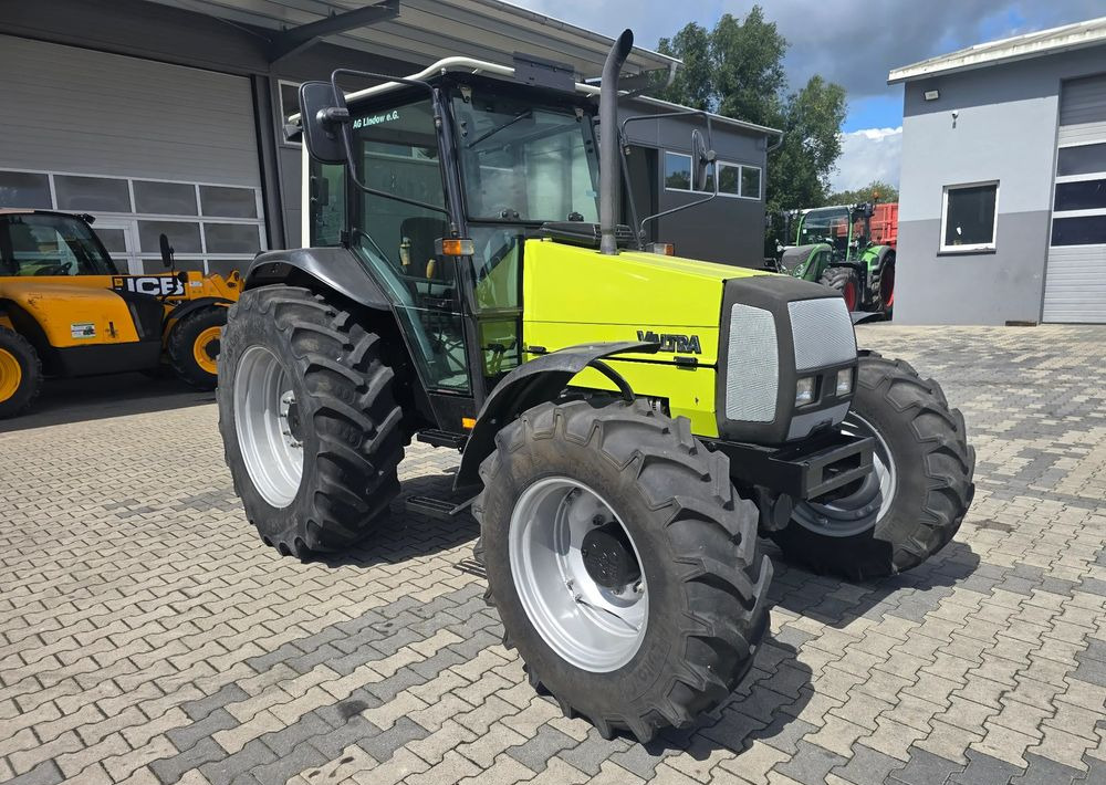 Valtra 800 - جرار: صور 1 Valtra 800 - جرار: صور 1