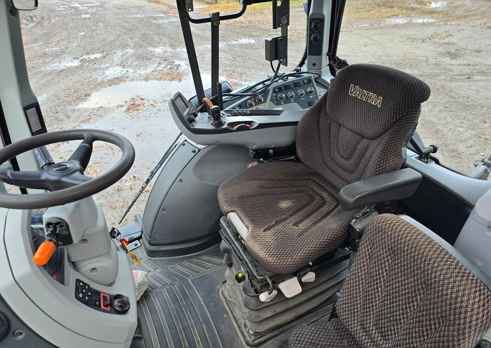 Valtra T 174S - جرار: صور 5 Valtra T 174S - جرار: صور 5