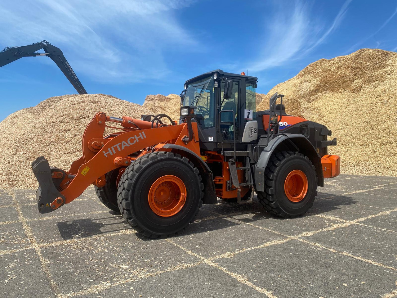 HITACHI ZW250-6 - اللودر بعجل: صور 1 HITACHI ZW250-6 - اللودر بعجل: صور 1