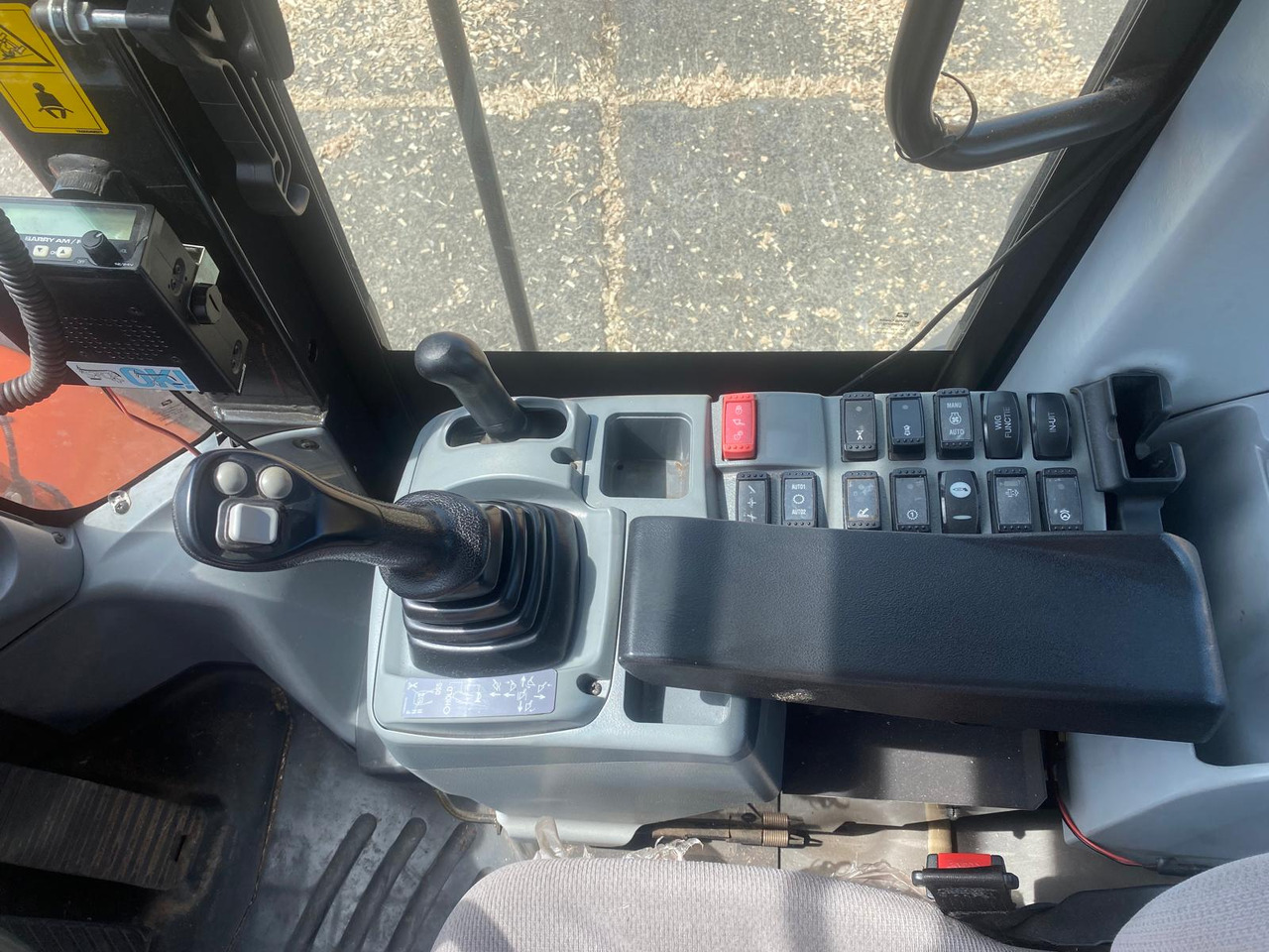 HITACHI ZW250-6 - اللودر بعجل: صور 5 HITACHI ZW250-6 - اللودر بعجل: صور 5