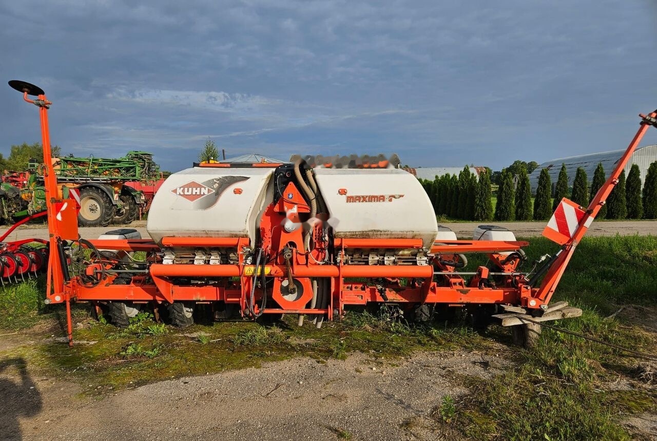 Kuhn Maxima 2M - وضع البذور فى خطوط: صور 1 Kuhn Maxima 2M - وضع البذور فى خطوط: صور 1