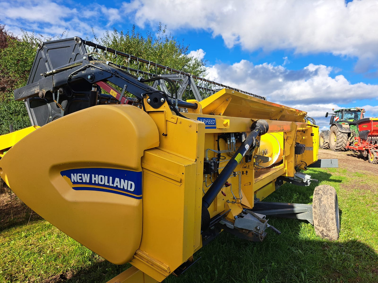 NEW HOLLAND TC 5.90 - حصادة شاملة: صور 4 NEW HOLLAND TC 5.90 - حصادة شاملة: صور 4