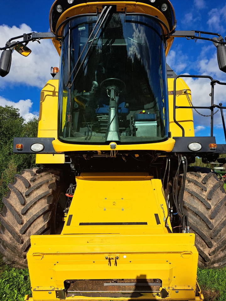 NEW HOLLAND TC 5.90 - حصادة شاملة: صور 2 NEW HOLLAND TC 5.90 - حصادة شاملة: صور 2