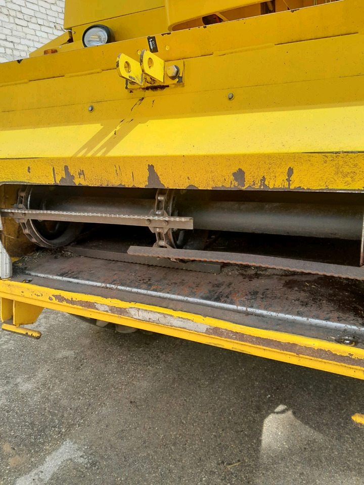 New Holland TC5070 - حصادة شاملة: صور 5 New Holland TC5070 - حصادة شاملة: صور 5