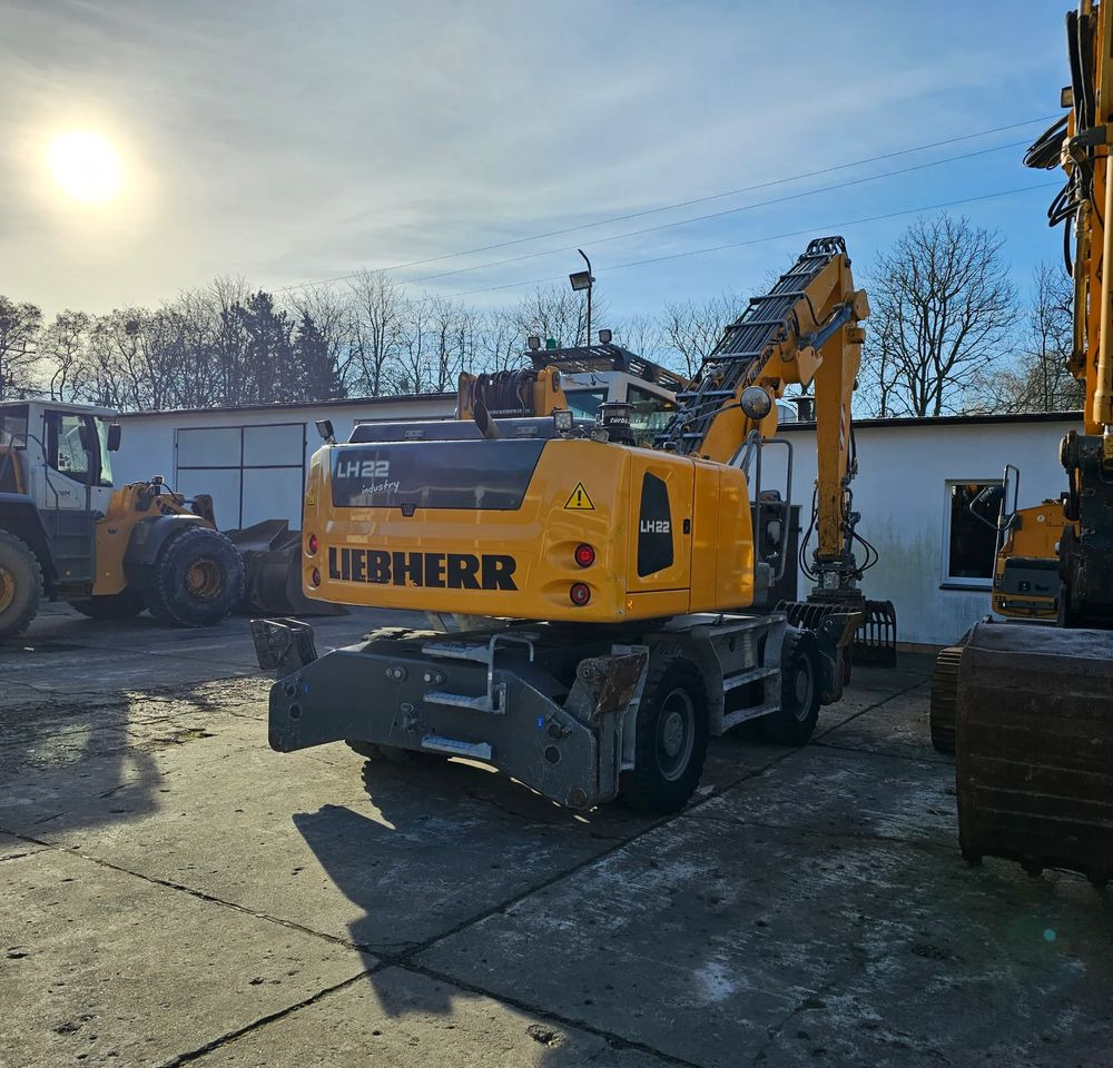 Liebherr LH22 M - حفارة على عجلات: صور 1 Liebherr LH22 M - حفارة على عجلات: صور 1