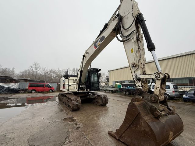 CAT 330 FLN - حفارة على عجلات: صور 1 CAT 330 FLN - حفارة على عجلات: صور 1