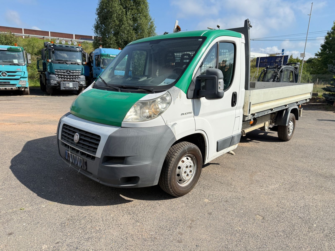 Fiat Ducato Pritsche 35 120 L4 - الشاحنات الصغيرة المسطحة: صور 3 Fiat Ducato Pritsche 35 120 L4 - الشاحنات الصغيرة المسطحة: صور 3