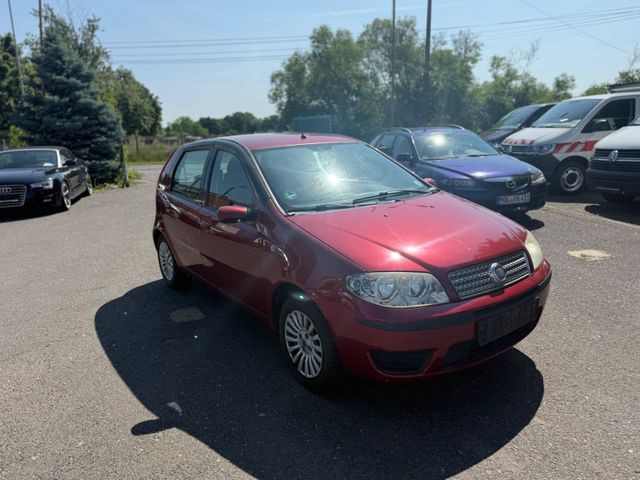 Fiat Punto Aktueller HU Motorschaden - سيدان: صور 2 Fiat Punto Aktueller HU Motorschaden - سيدان: صور 2