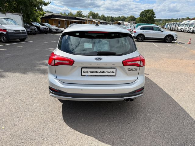 Ford Focus Turnier Active - سيارة ستيشن: صور 4 Ford Focus Turnier Active - سيارة ستيشن: صور 4