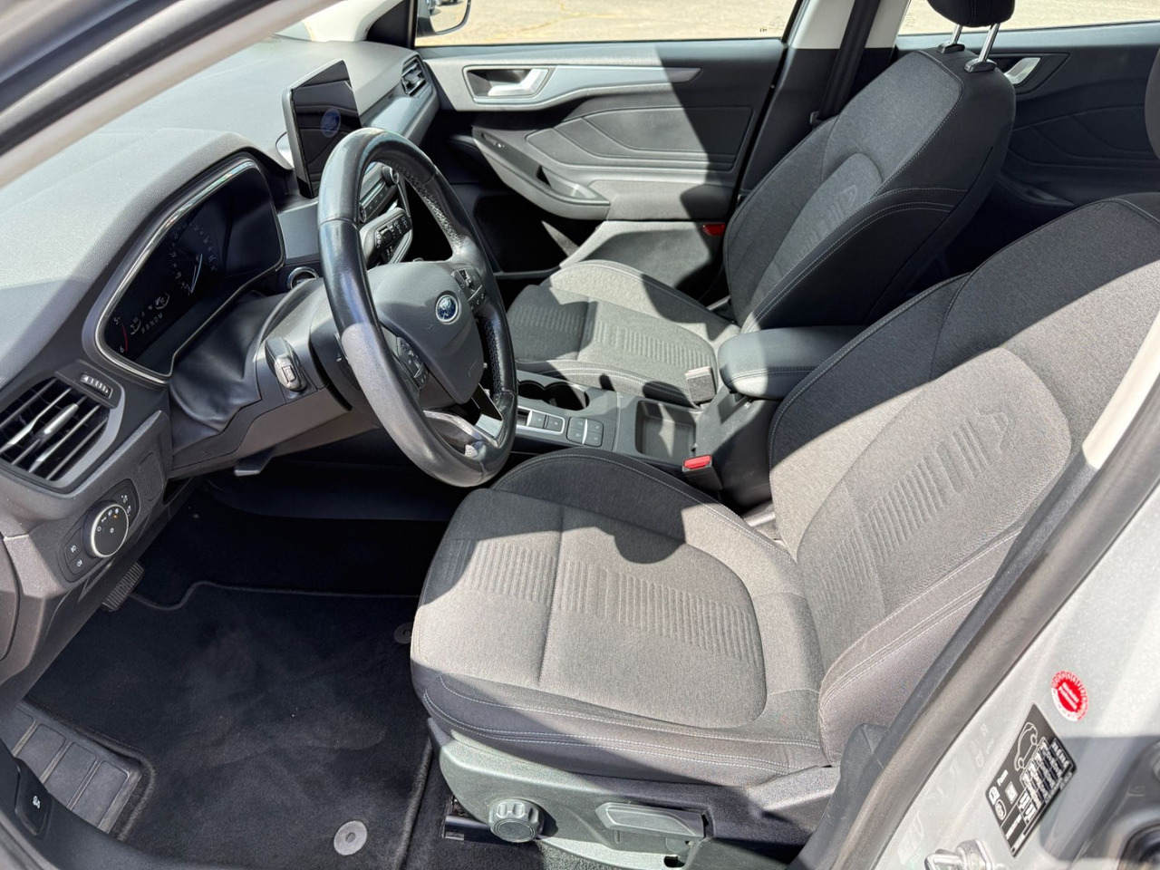 سيارة ستيشن Ford Focus Turnier Active: صور 10