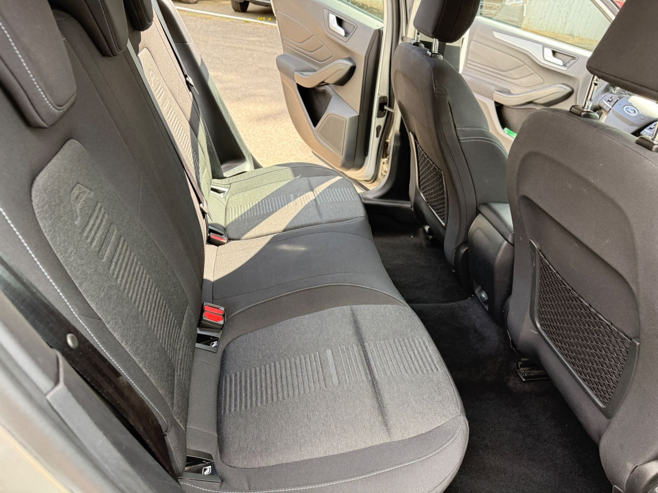 سيارة ستيشن Ford Focus Turnier Active: صور 13