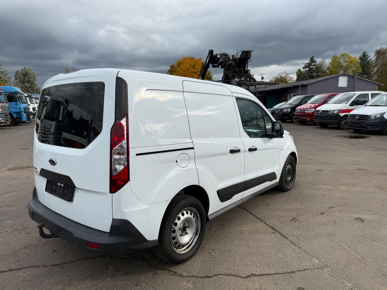 Ford Transit Connect Kasten Trend - ميكروباص: صور 4 Ford Transit Connect Kasten Trend - ميكروباص: صور 4