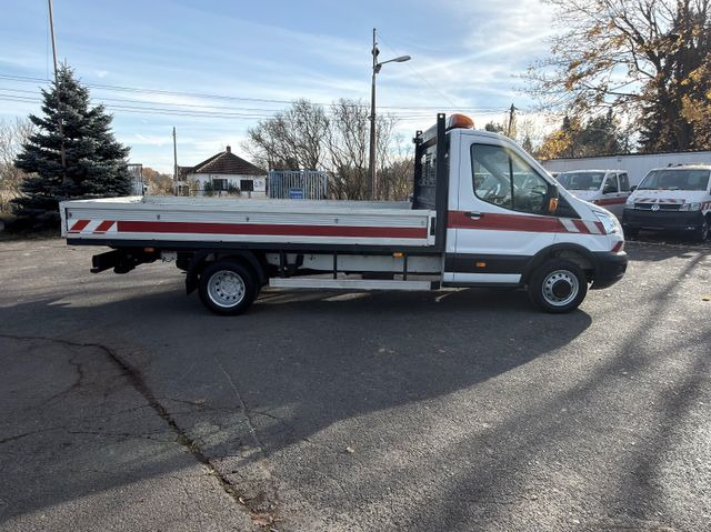 Ford Transit Pritsche - الشاحنات الصغيرة المسطحة: صور 5 Ford Transit Pritsche - الشاحنات الصغيرة المسطحة: صور 5