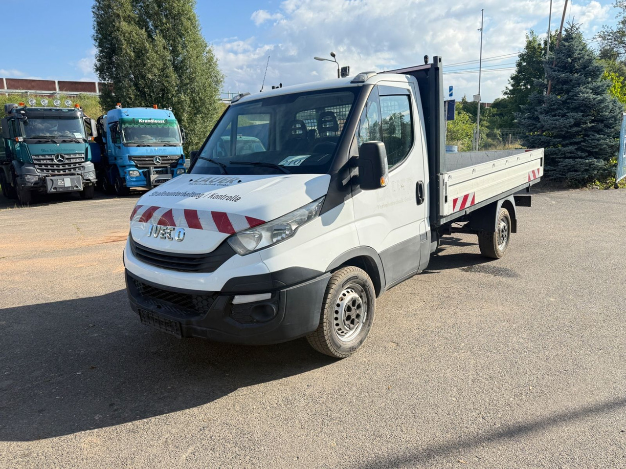 Iveco Daily 35 S 12 - الشاحنات الصغيرة المسطحة: صور 3 Iveco Daily 35 S 12 - الشاحنات الصغيرة المسطحة: صور 3